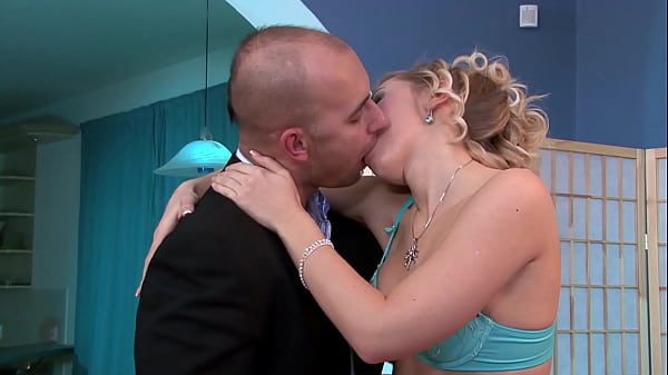 Blonde Slut Who Likes To Take The Biggest Dicks She Can Get