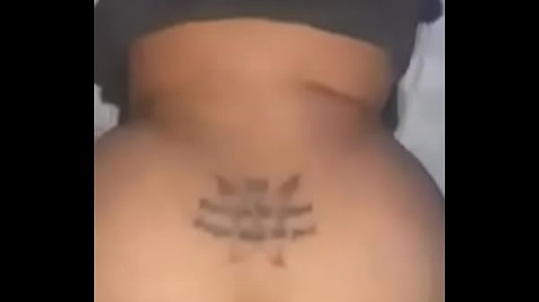 Bbc Donnant Des Backshots À Une Femme Hondurienne
