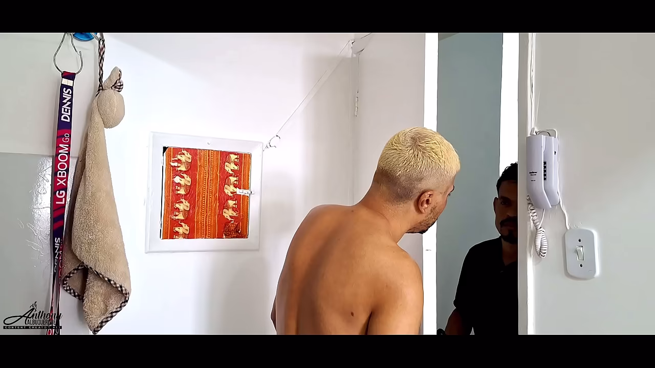 O TECNICO              fui arrumar a internet do cliente e o safado pedi-o pra por um cabo grosso no rabo