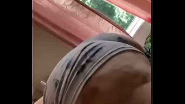 Amatőr duci csaj nagyon élvezte a nagy farkú négerrel a szexet