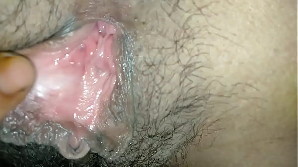 Licking her pussy, Thai girl, beautiful pussy until he cums.