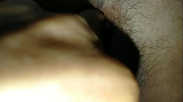 Licking her pussy, Thai girl, beautiful pussy until he cums.