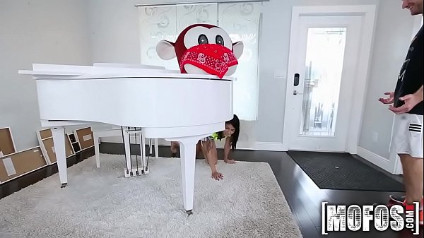 Mofos.com - Sadie Pop - Don't Break Me