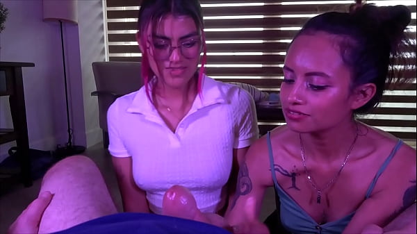 Giss and Serene Petite: Wank Me! Babysitter and Wife Combine Hand Skills