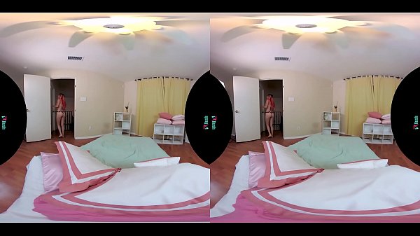 VRHUSH Pamela Morrison gets off with a hitachi vibrator