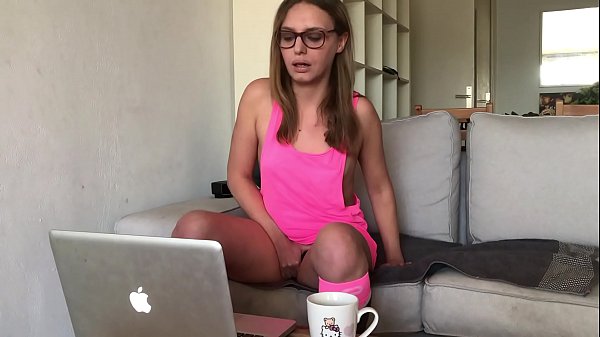 Download Video - surprise par son voisin&comma; elle le suce&comma; baise et avale tout&period; Part 1