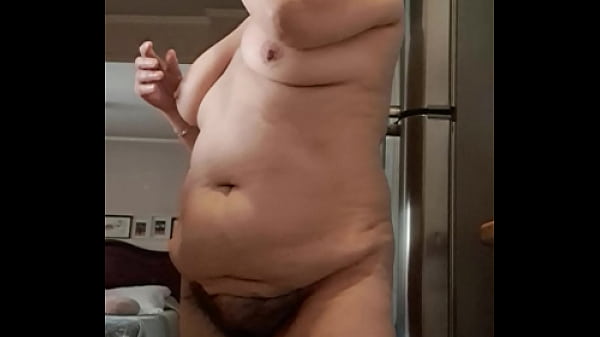 naked mommy in the kitchen