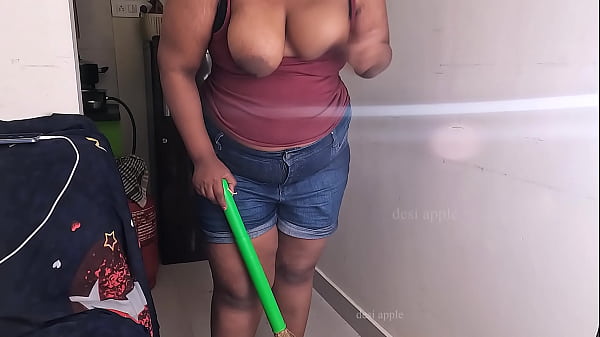 Download Video - My friend wife getting horny doing sex call while cleaning house