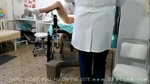 Hard gyno orgasm on gyno table