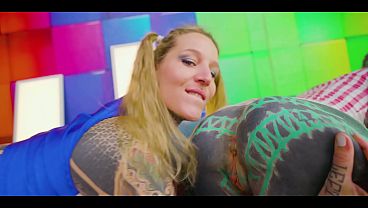 Alternative COSTUME ANAL 4-some - 2 on 2 double penetration, facefucking and facial cumshot action