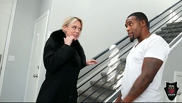 Rome Major Drills Dee Williams' Soaking Pussy Using His BBC In Doggy!