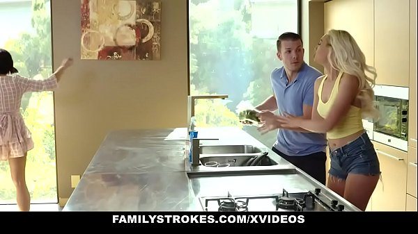 FamilyStrokes - Stepsis (Lyra Law) Doing Yoga Gets Her Pussy Eaten