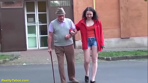 glücklicher geiler Opa erster Teen Sex