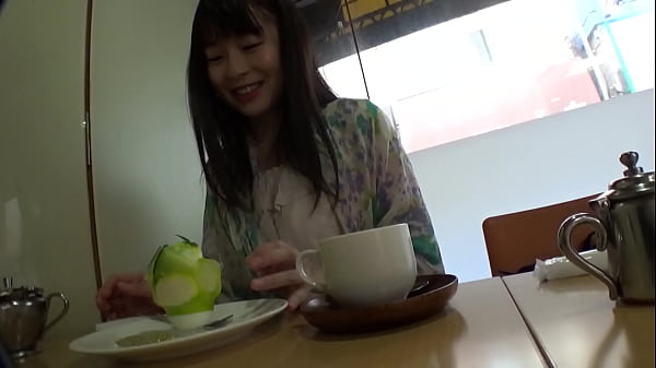 https://bit.ly/3YnJoDB Her name is Tomomi. She is 26 years old and a busy nurse. She spends her days commuting between the hospital and her home, and just a month and a half ago she broke up with her boyfriend.