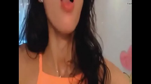 naughty cam babe masturbates pussy on cam