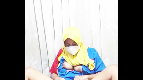 Indomaret hijab girl masturbates before going to work