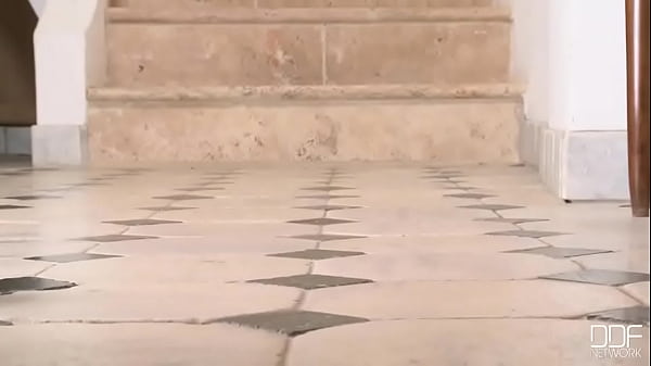 thumb crawl before this amazon
