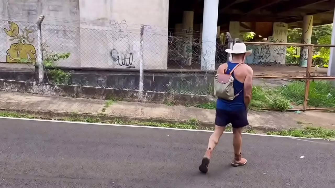 Paiz&atilde_o pr&eacute_dio abandonado