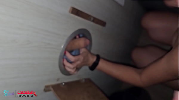 Sra.Moema foi para o Glory Hole para mamar pauz...