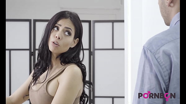 4K Beautiful Latina Canela Skin wants appraiser Kevin White to fuck her ass and she squirts
