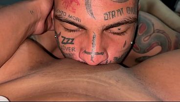 この小さな黒人の女の子はハードコアなセックスが大好きで、スピード5でファックします。