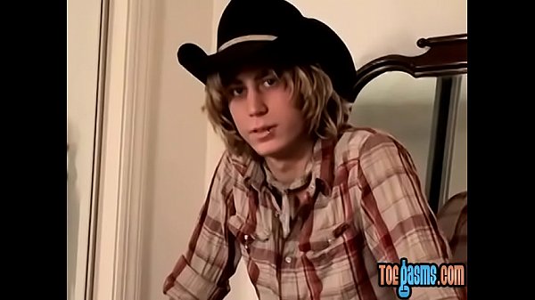 Skinny twinkie teases with his feet and masturb...