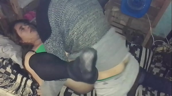 La puta de mi novia me pide que cogamos de misi...