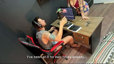 Camila Vegas giving me a blowjob in the office, kneeling until I'm completely emptied. 42 sec