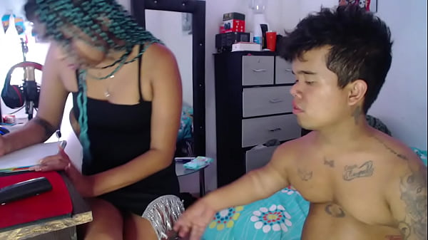 Download Video - la tarde de estudio se puso caliente a tal punto que termine follando con mi mejor amigo en su casa