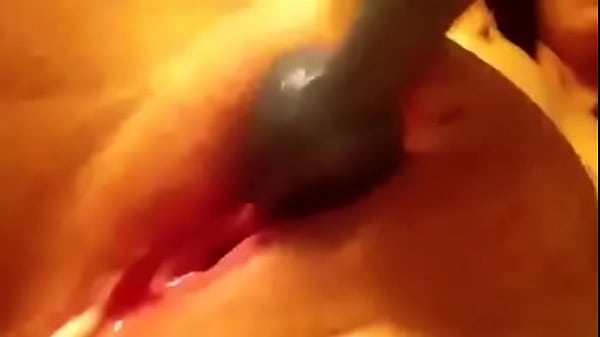 sexy y. pussy play with dildo