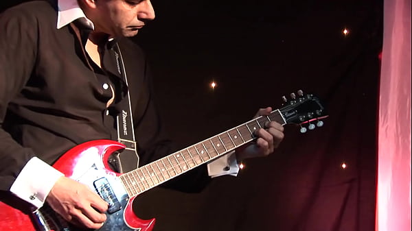 Daisy Ducati Gets A Warm Welcome From Roommate Bella Rossi