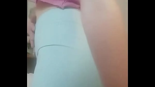 My Wife Showed me her Ass From the Shorts