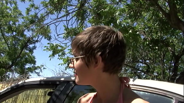 Sweet schoolgilr make a beauty blowjon on her teacher