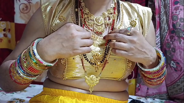Indian Model Bhabhi fucking brother in law with clear Hindi audio