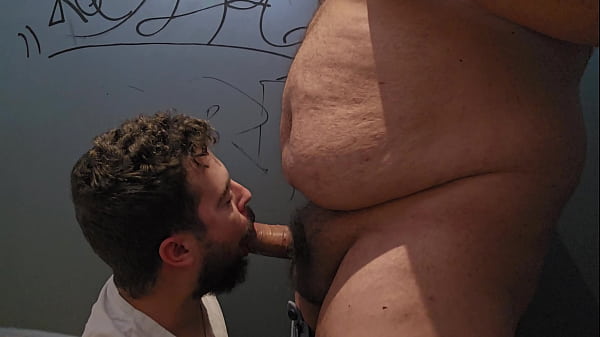 cruising en el ba&ntilde;o de la estacion de buses