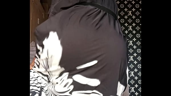 Casada vai ao ginecologista clandestino mostrar sua bunda!