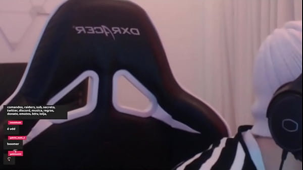 Goularte-san comendo o  cu do monter e bruney ao vivo enquanto come mais duas casadas