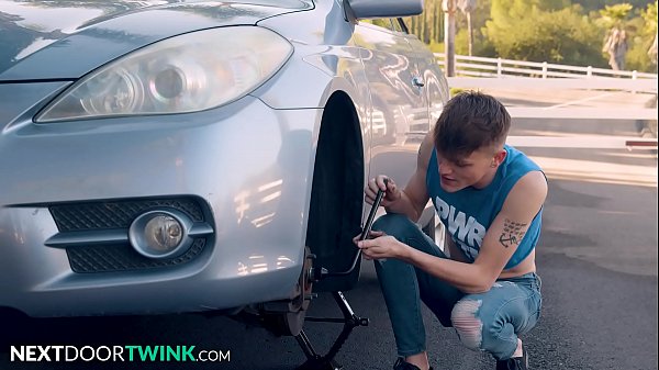 Download Video - Avery Jones Cant Change A Tire But Can Take A Good Dick