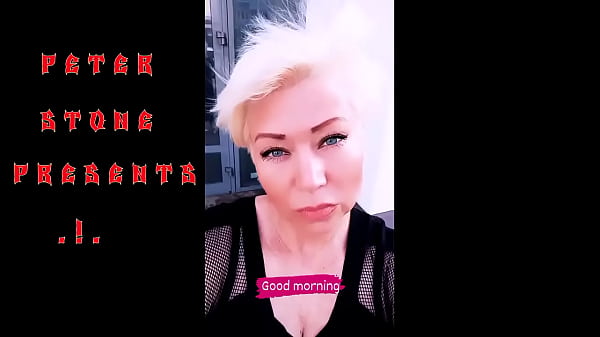 Mature squirting bitch and dildo in her wild insatiable cunt .!. ))