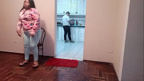 I'm going to visit my step brother and I see that my sober girl gets very whore with me, I manage to fuck her while my step brother is in the kitchen, what a good niece I have a great whore, she likes to suck my cock and get all the milk
