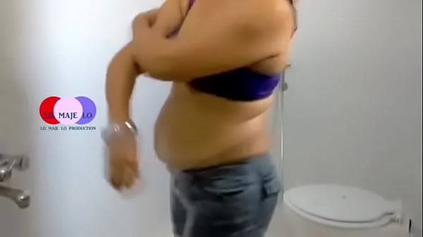 Hot Sexy Collage Girl Full Nude Bath