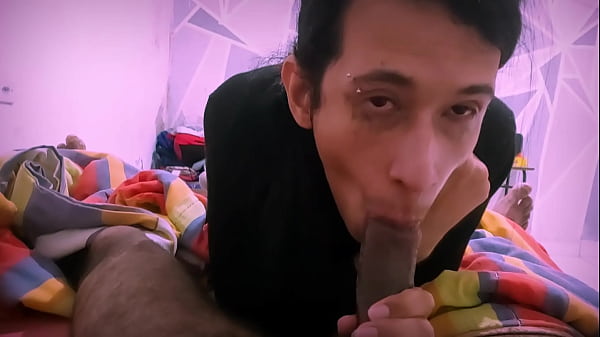 Levou pra casa e deu pica preta na garganta da ...