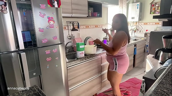Chubby Girl Accidental Farting While Baking Cute Cupcakes