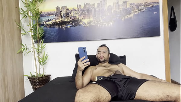 Acordei com tes&atilde;o e n&atilde;o tinha o marido por pert...