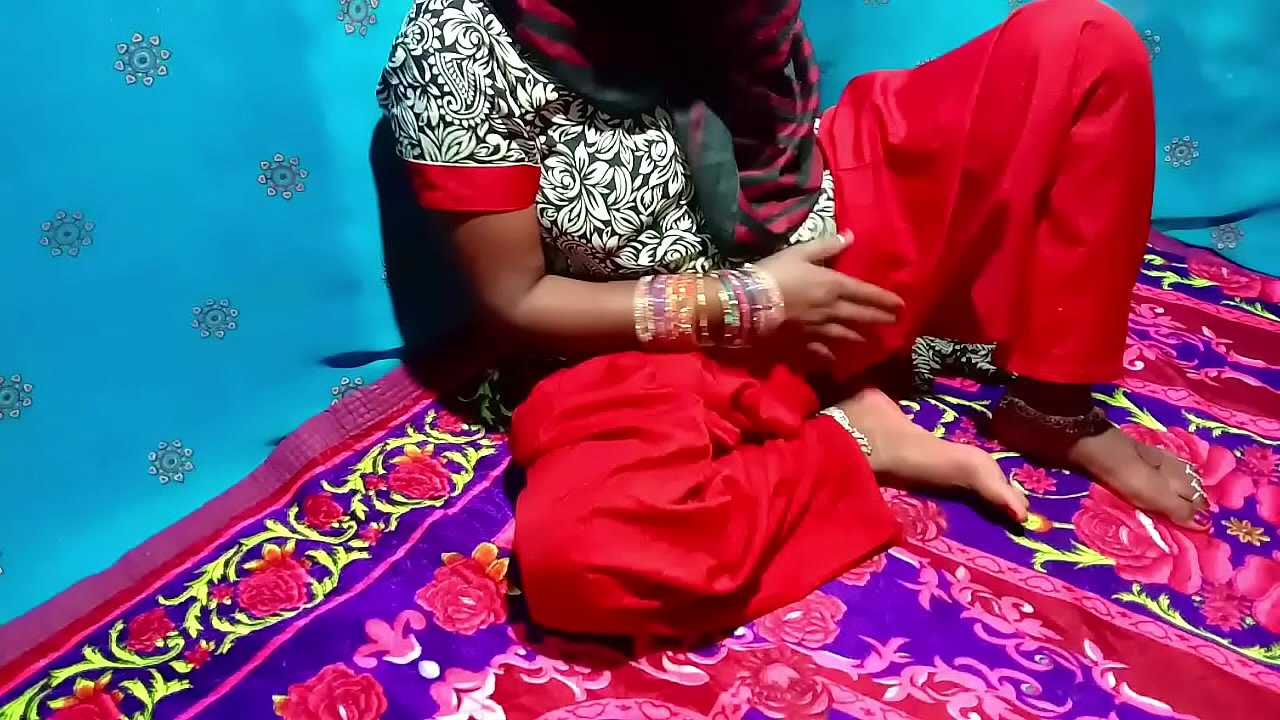 desi Indian  tamil aunty telugu aunty kannada aunty  malayalam aunty Kerala aunty hindi bhabhi horny cheating wife vanitha wearing saree showing big boobs and shaved pussy Aunty Changing Dress ready for party and Making Video