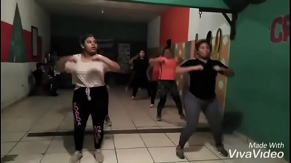 thumb nalgonas dancing