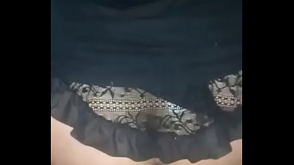 Download Video - Gemendo e Sentando no macho de  calcinha