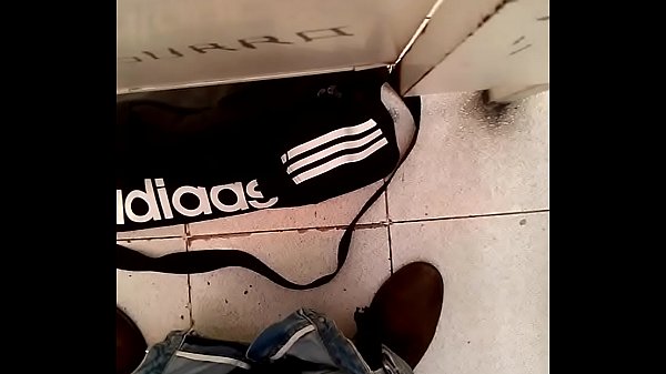 Download Video - Espiando en el ba&ntilde;o