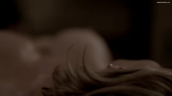 Kathleen Robertson & Hannah Ware Boss: S01 E04 (2011)