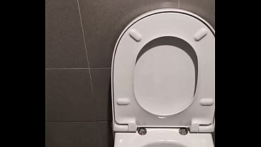 Download Video - RISKY GYM SOLO&colon; Intense Session in the Public Bathroom &lpar;Adrenaline Rush&rpar;
